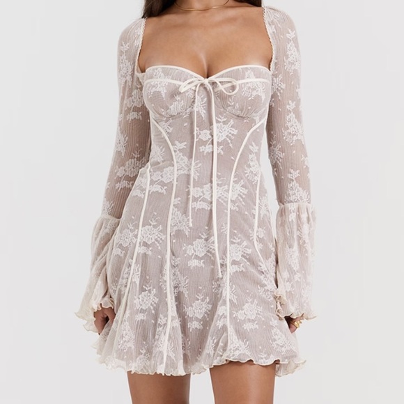 Dresses & Skirts - Elegant White Bridal Lace Dress